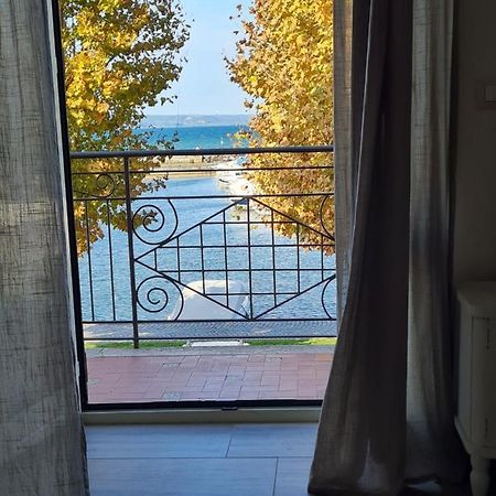 La Casetta Del Nonno Capodimonte Bagian luar foto